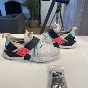 Nike Men's Athletic Sneakers in White, Black, Coral & Teal